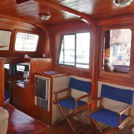Bateau Sirocco 보트호텔 위스트르앙